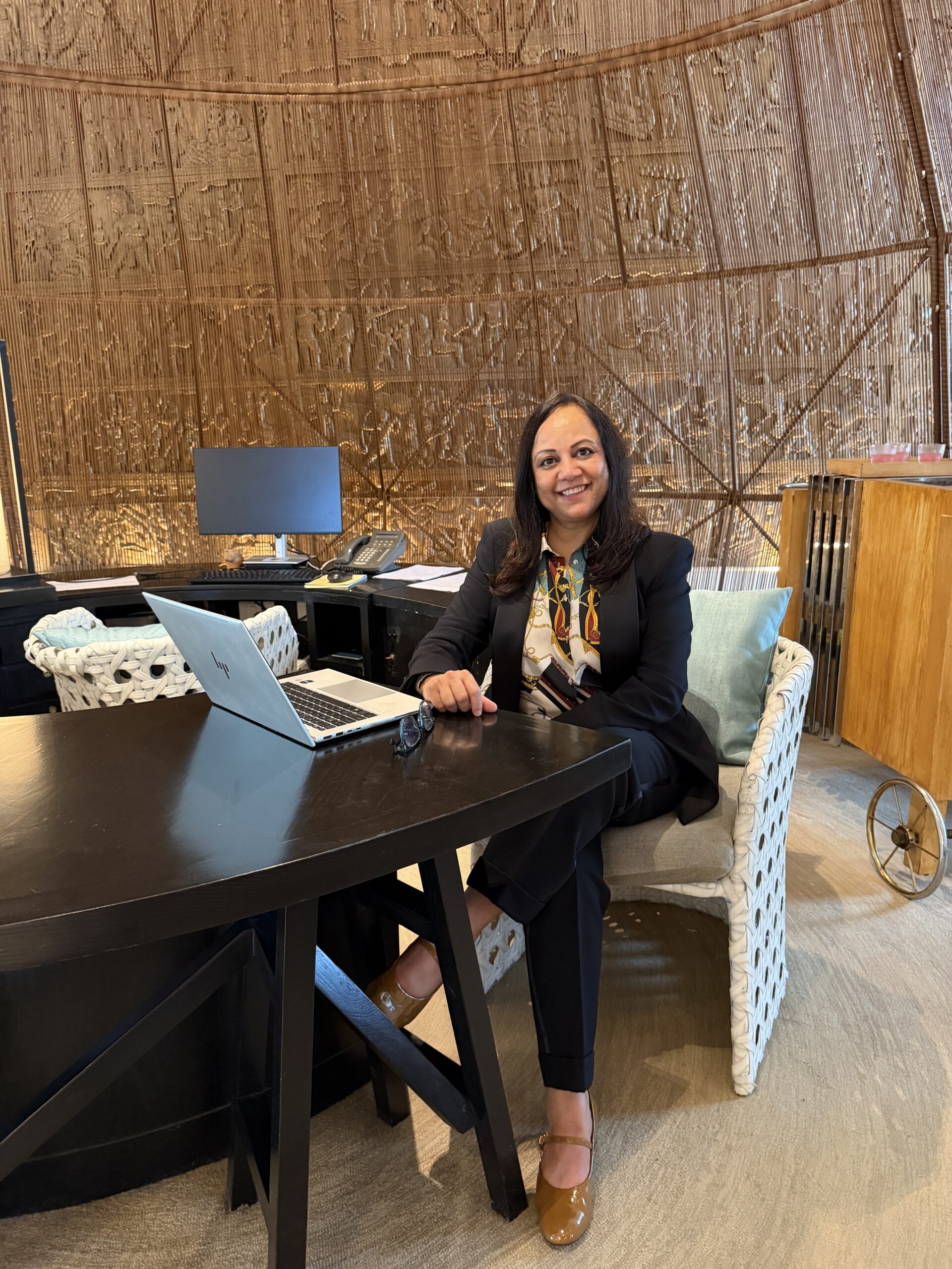 Vibhuti Sharma facilitating an executive coaching conversation